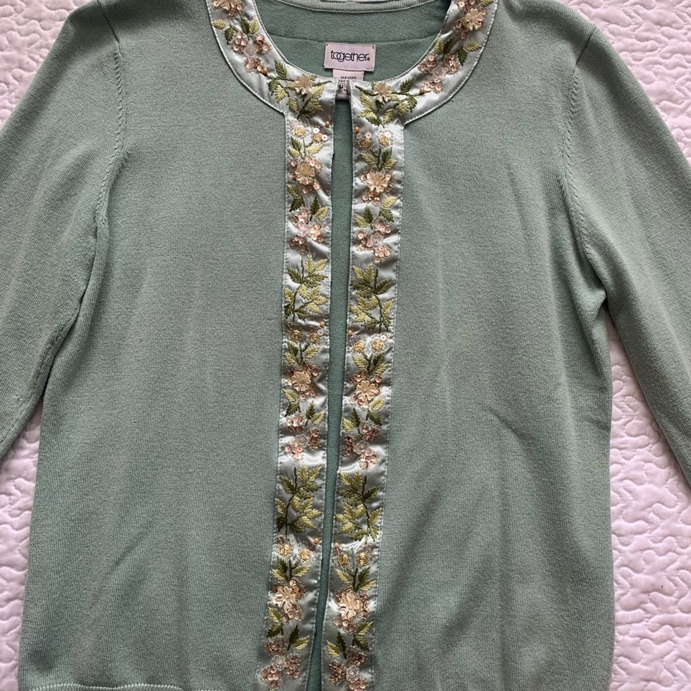 Sweater - Picture 4 of 5